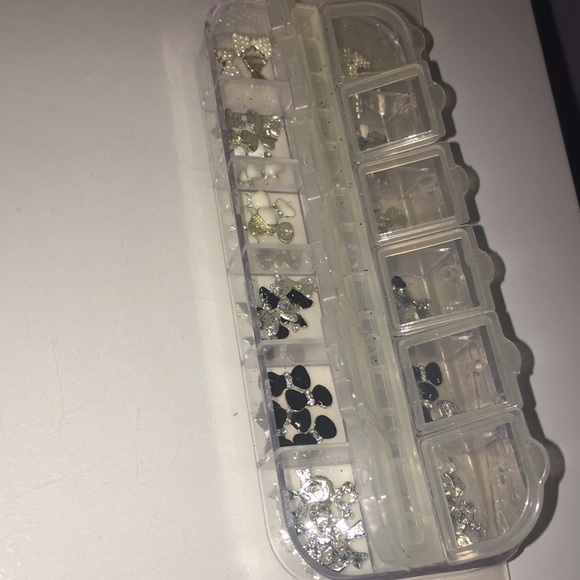 Nail gems - Picture 2 of 4